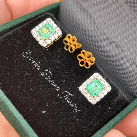Natural Columbia Emerald nearly 2cts  (1.85cts) with Diamonds in 18K gold - Picture 6 of 6